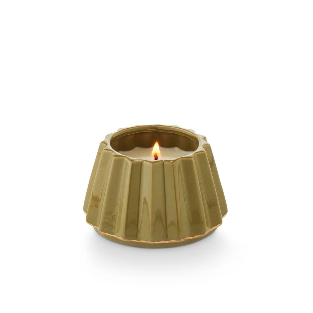 Illume Tried and True Decorative Soy Candle - Fresh Balsam Scent - Picture 2 of 5